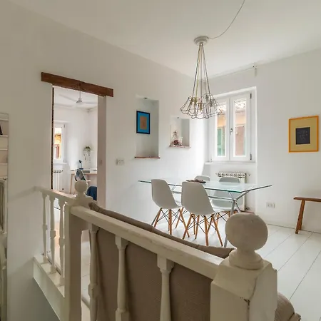 Guesthost - Piazza De' Renzi Duplex Lägenhet